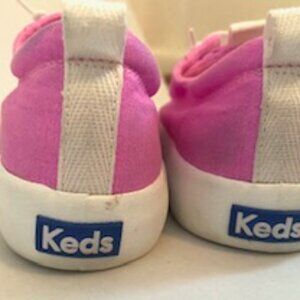 Womans SZ 7 Keds Canvas Tennis Shoe. Kickback Lottie Low Top in Pink